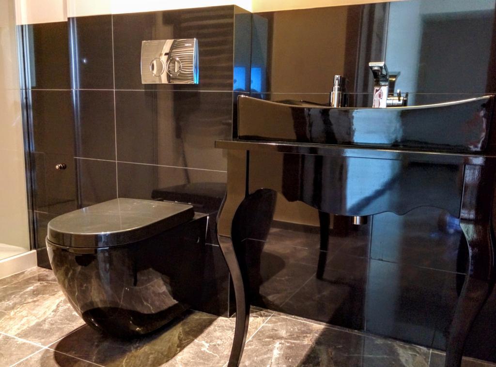Shakespeare By Art Demo Apartment Varşovia Cameră foto