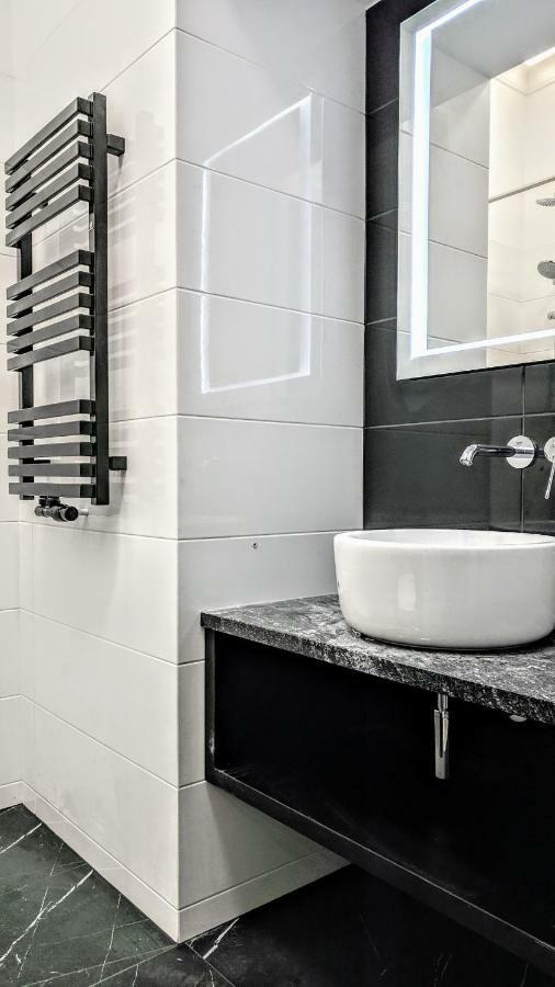 Shakespeare By Art Demo Apartment Varşovia Exterior foto